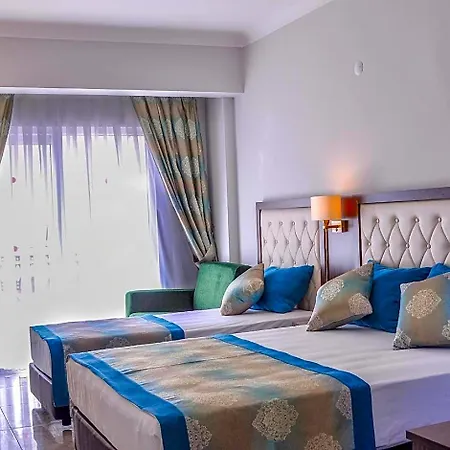 Cleopatra Golden Beach 4* Alanya