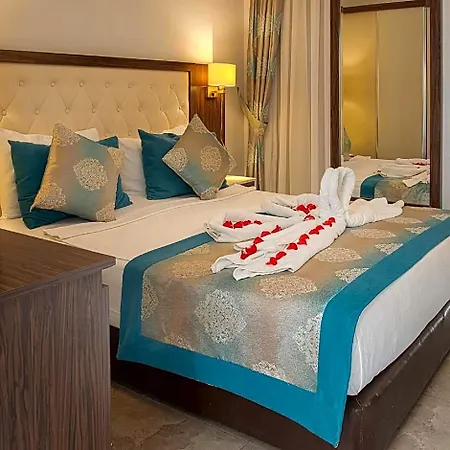 Hotel Cleopatra Golden Beach 4*