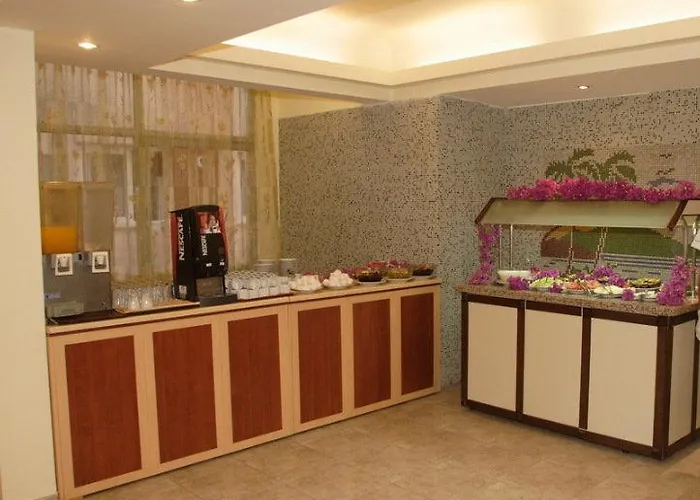 Hotel Cleopatra Golden